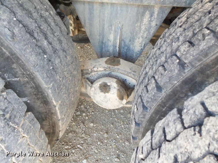 image for item FM9676 2001 Mack RD690S ready mix truck