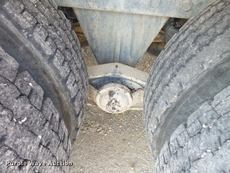 image for item FM9676 2001 Mack RD690S ready mix truck