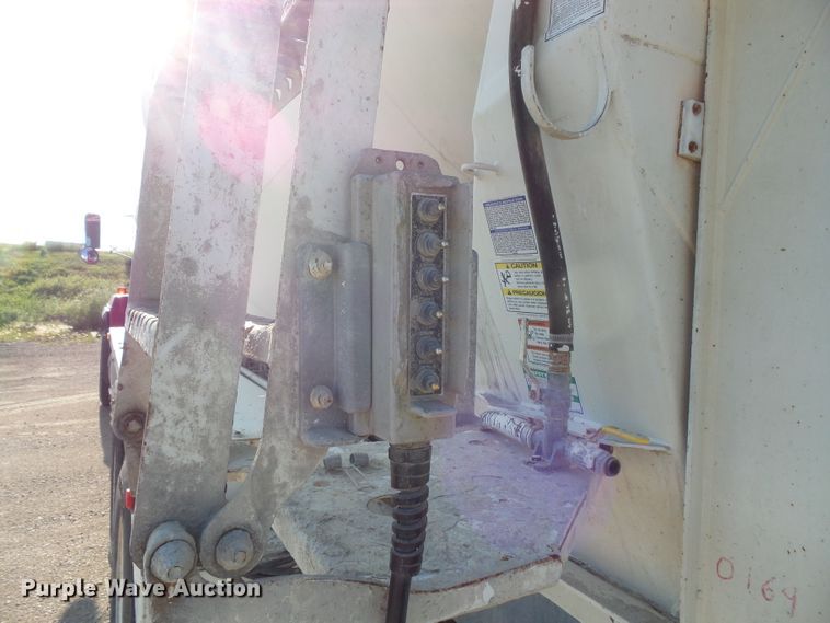 image for item FM9676 2001 Mack RD690S ready mix truck