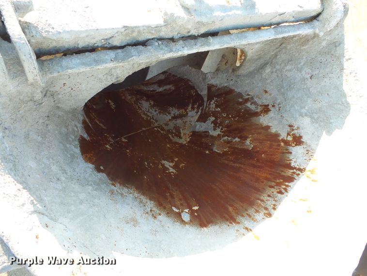 image for item FM9676 2001 Mack RD690S ready mix truck