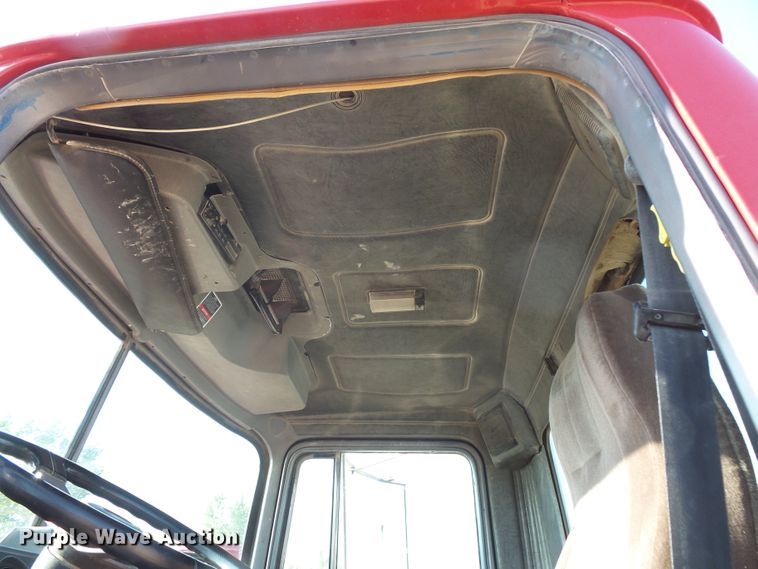 image for item FM9676 2001 Mack RD690S ready mix truck