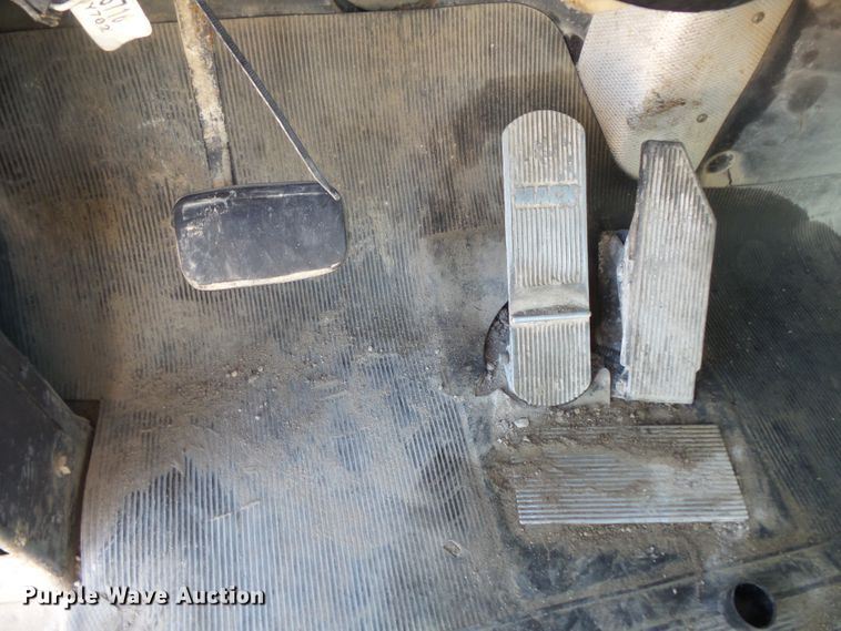 image for item FM9676 2001 Mack RD690S ready mix truck