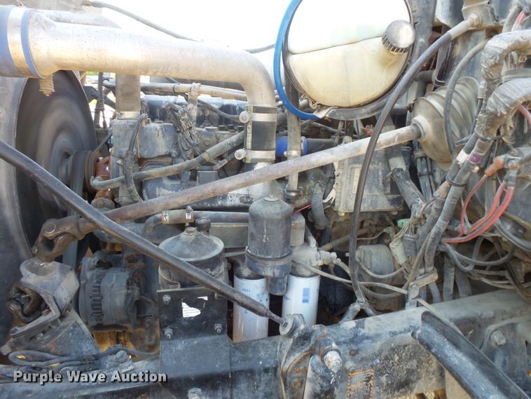 image for item FM9676 2001 Mack RD690S ready mix truck