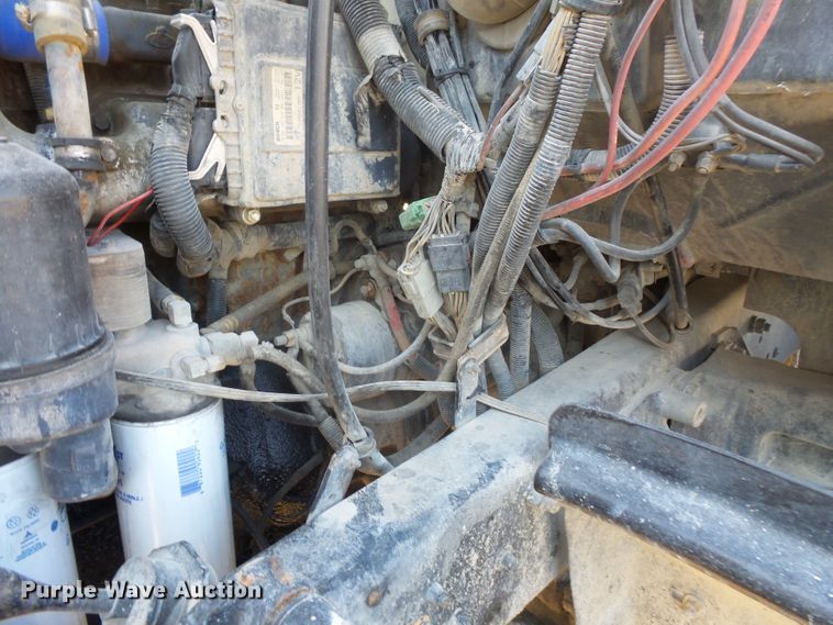 image for item FM9676 2001 Mack RD690S ready mix truck