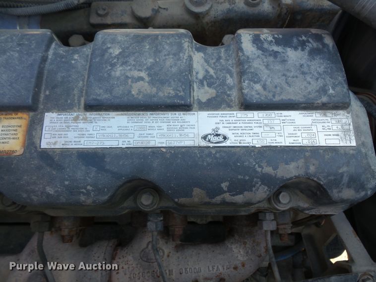 image for item FM9676 2001 Mack RD690S ready mix truck