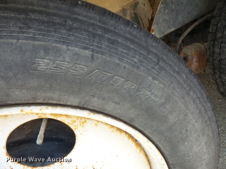 image for item FM9676 2001 Mack RD690S ready mix truck