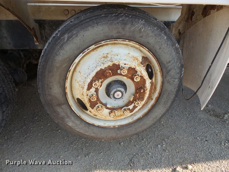 image for item FM9676 2001 Mack RD690S ready mix truck