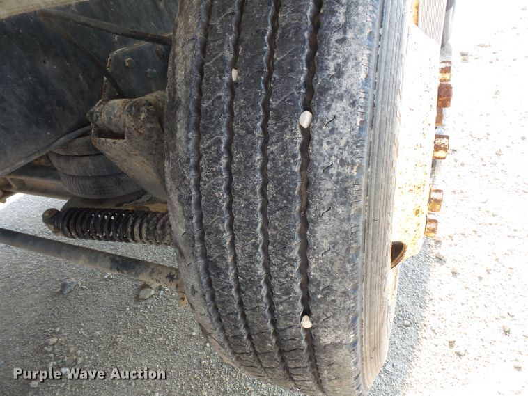 image for item FM9676 2001 Mack RD690S ready mix truck