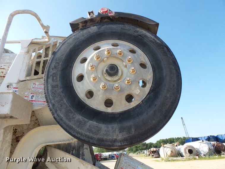 image for item FM9676 2001 Mack RD690S ready mix truck