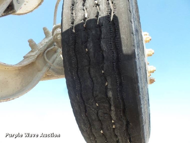 image for item FM9676 2001 Mack RD690S ready mix truck