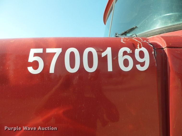 image for item FM9676 2001 Mack RD690S ready mix truck