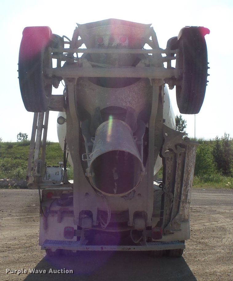 image for item FM9677 2000 Mack RD ready mix truck