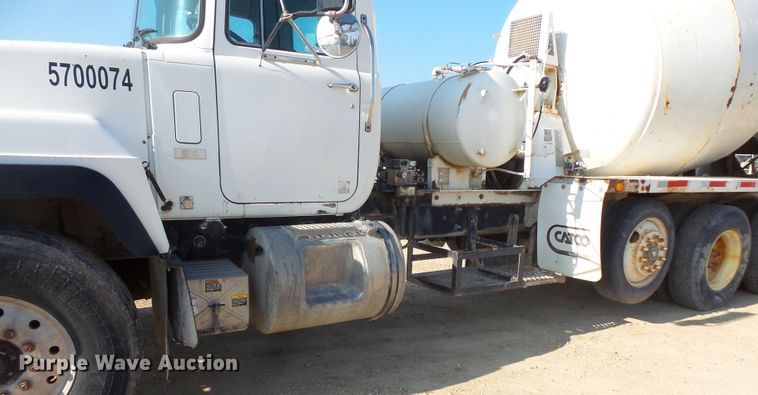 image for item FM9677 2000 Mack RD ready mix truck