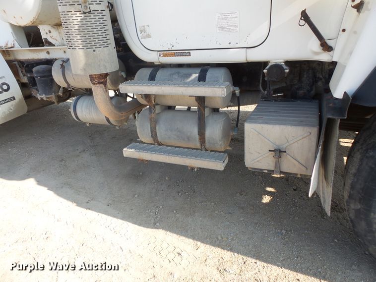 image for item FM9677 2000 Mack RD ready mix truck