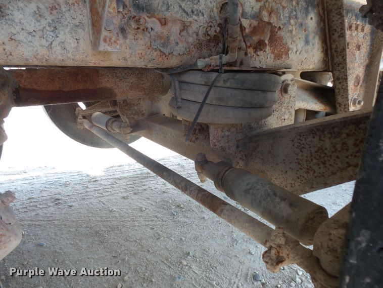 image for item FM9677 2000 Mack RD ready mix truck