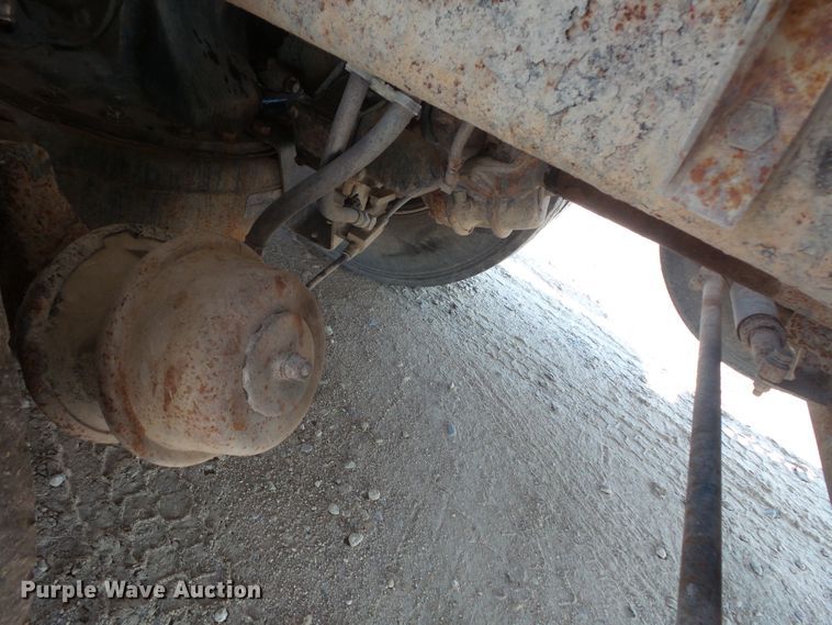 image for item FM9677 2000 Mack RD ready mix truck