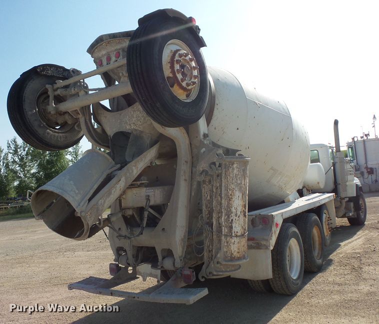 image for item FM9677 2000 Mack RD ready mix truck