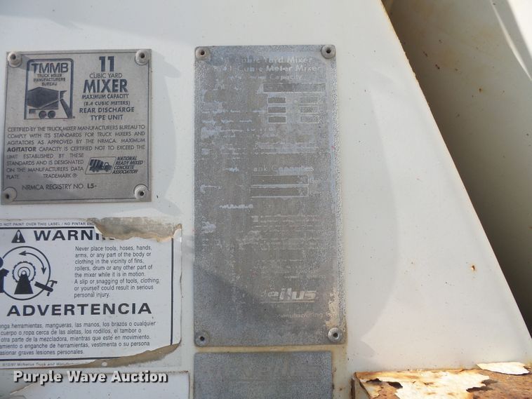 image for item FM9677 2000 Mack RD ready mix truck