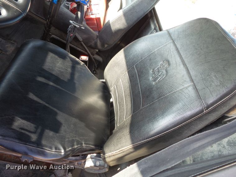 image for item FM9677 2000 Mack RD ready mix truck