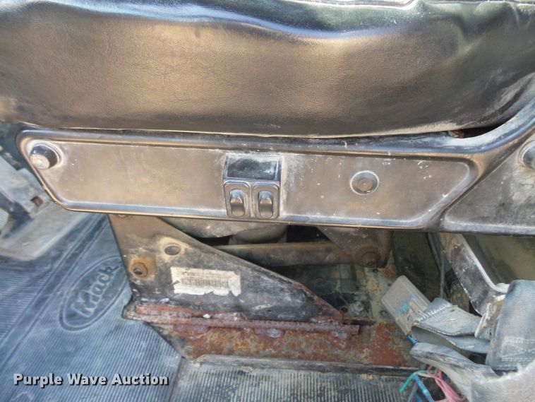 image for item FM9677 2000 Mack RD ready mix truck