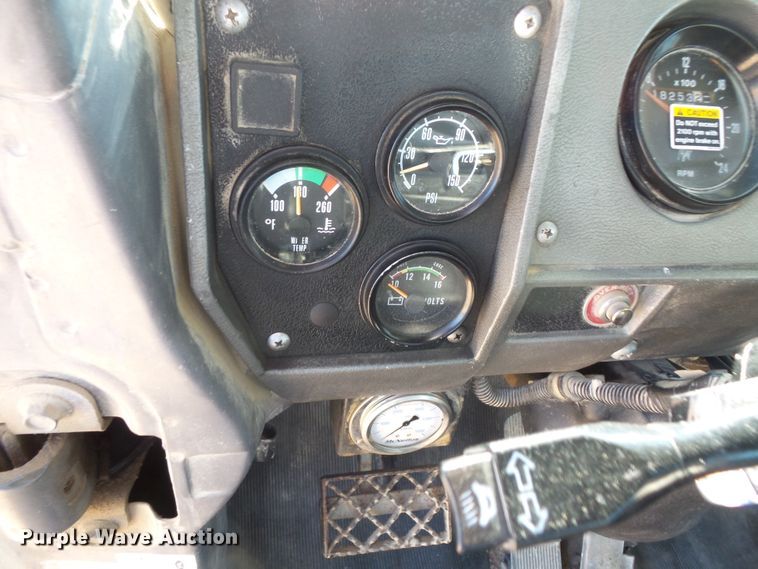 image for item FM9677 2000 Mack RD ready mix truck