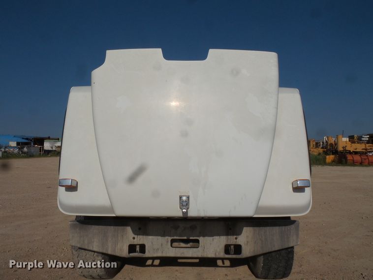 image for item FM9677 2000 Mack RD ready mix truck