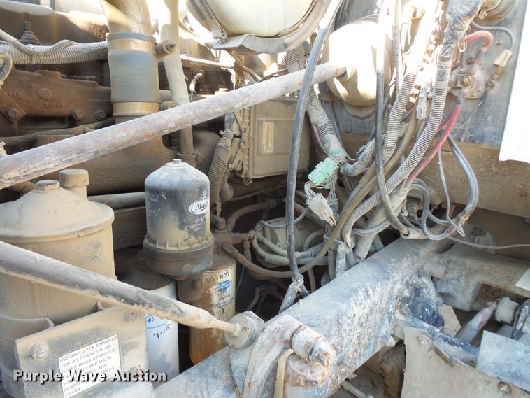 image for item FM9677 2000 Mack RD ready mix truck