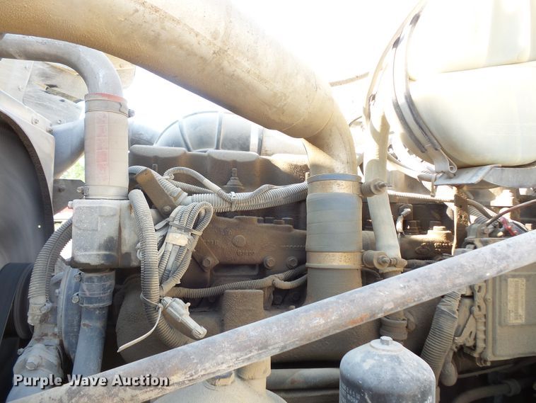 image for item FM9677 2000 Mack RD ready mix truck