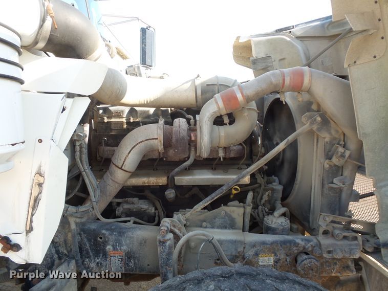 image for item FM9677 2000 Mack RD ready mix truck