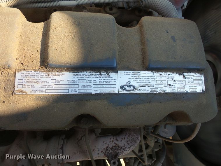 image for item FM9677 2000 Mack RD ready mix truck