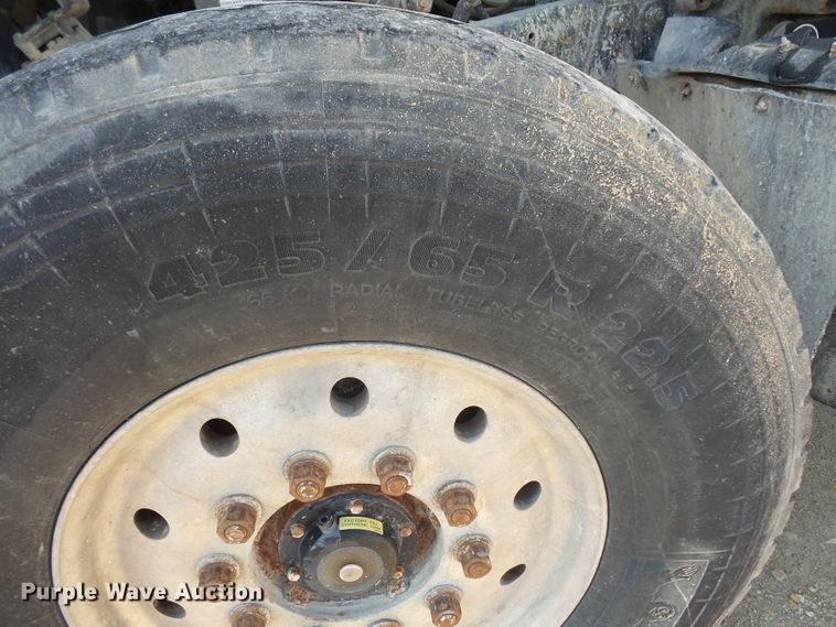 image for item FM9677 2000 Mack RD ready mix truck