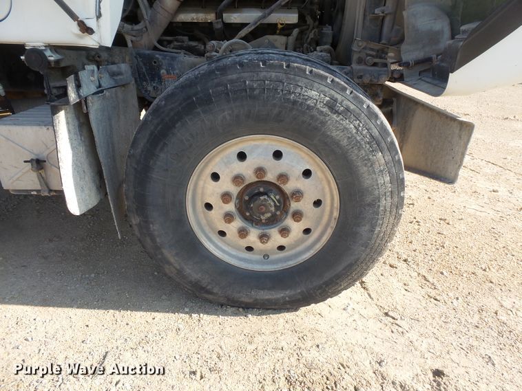 image for item FM9677 2000 Mack RD ready mix truck