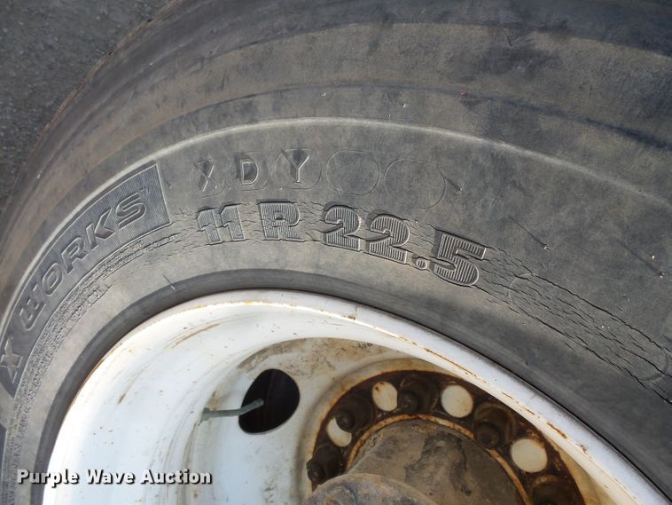 image for item FM9677 2000 Mack RD ready mix truck