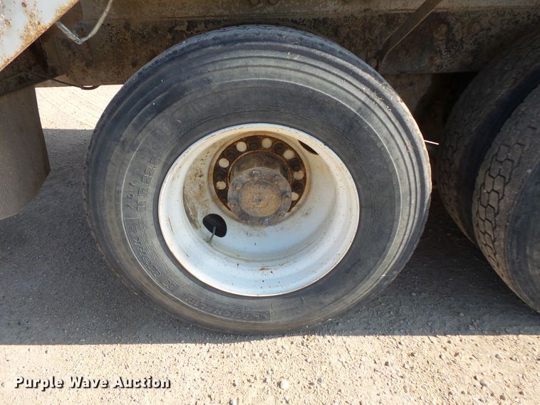 image for item FM9677 2000 Mack RD ready mix truck