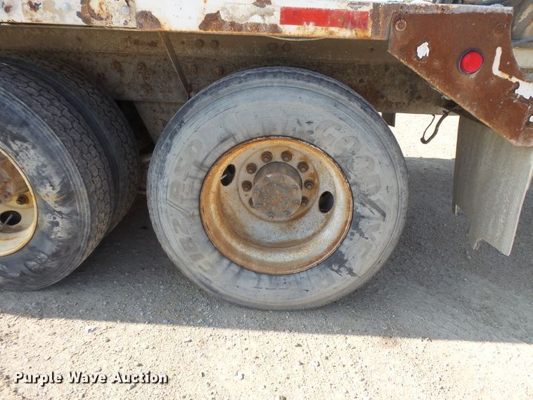 image for item FM9677 2000 Mack RD ready mix truck