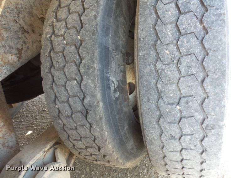 image for item FM9677 2000 Mack RD ready mix truck