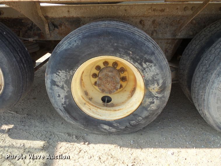 image for item FM9677 2000 Mack RD ready mix truck