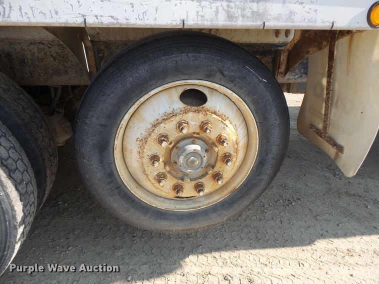 image for item FM9677 2000 Mack RD ready mix truck