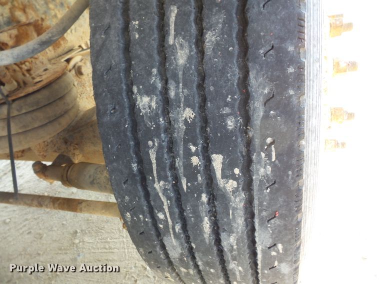 image for item FM9677 2000 Mack RD ready mix truck