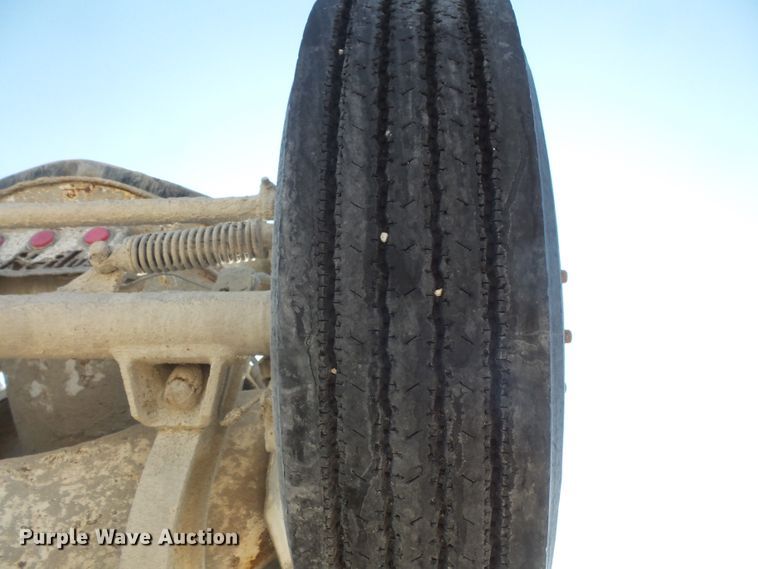 image for item FM9677 2000 Mack RD ready mix truck