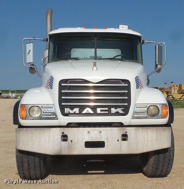 image for item FM9678 2003 Mack CV ready mix truck
