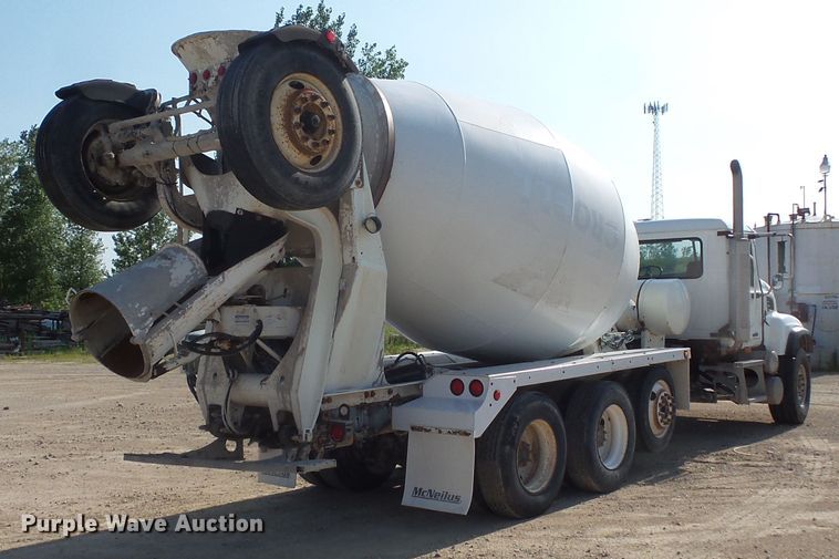 image for item FM9678 2003 Mack CV ready mix truck