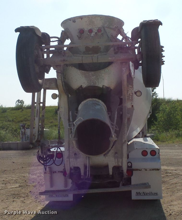 image for item FM9678 2003 Mack CV ready mix truck