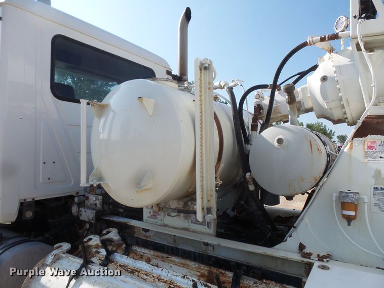 image for item FM9678 2003 Mack CV ready mix truck