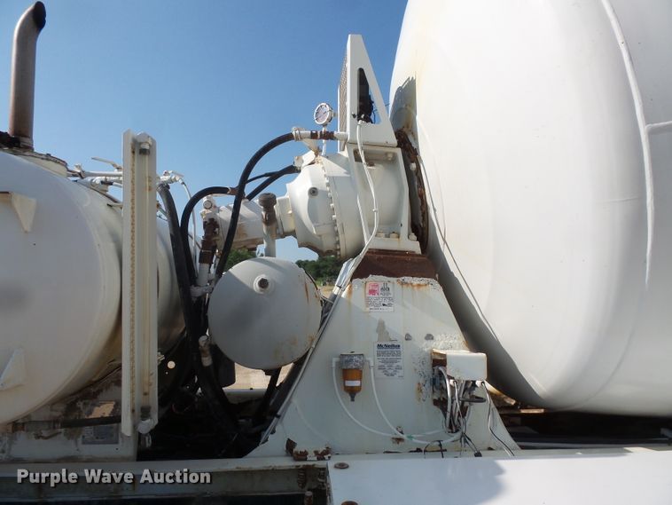 image for item FM9678 2003 Mack CV ready mix truck