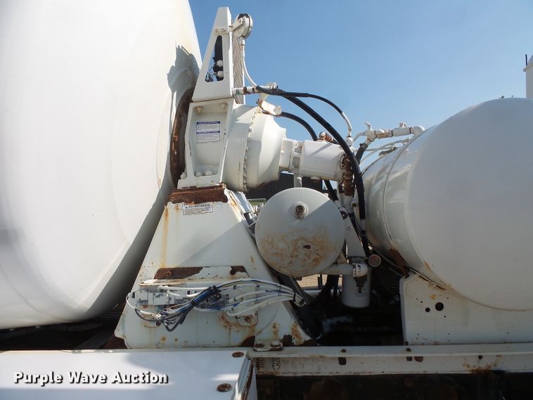 image for item FM9678 2003 Mack CV ready mix truck