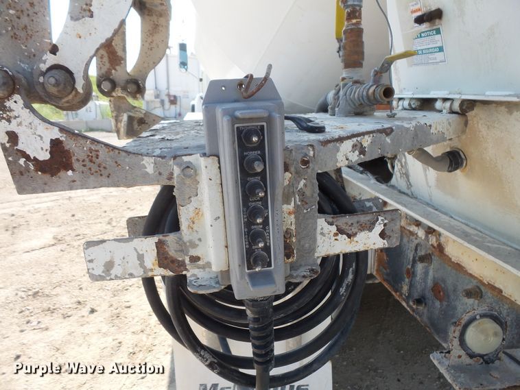 image for item FM9678 2003 Mack CV ready mix truck