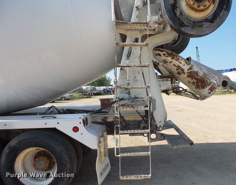 image for item FM9678 2003 Mack CV ready mix truck