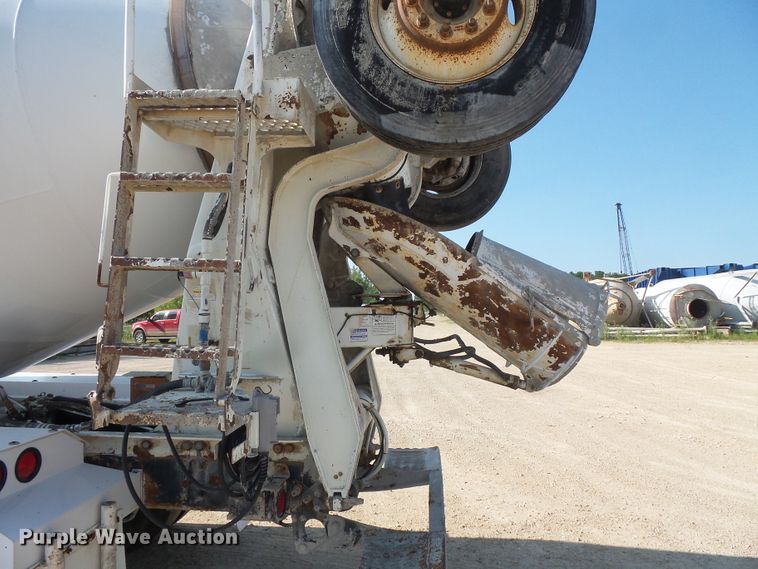 image for item FM9678 2003 Mack CV ready mix truck