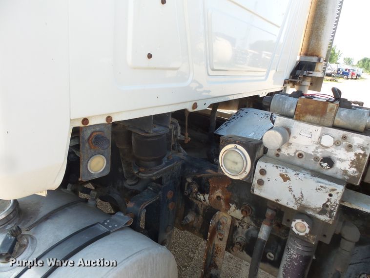 image for item FM9678 2003 Mack CV ready mix truck